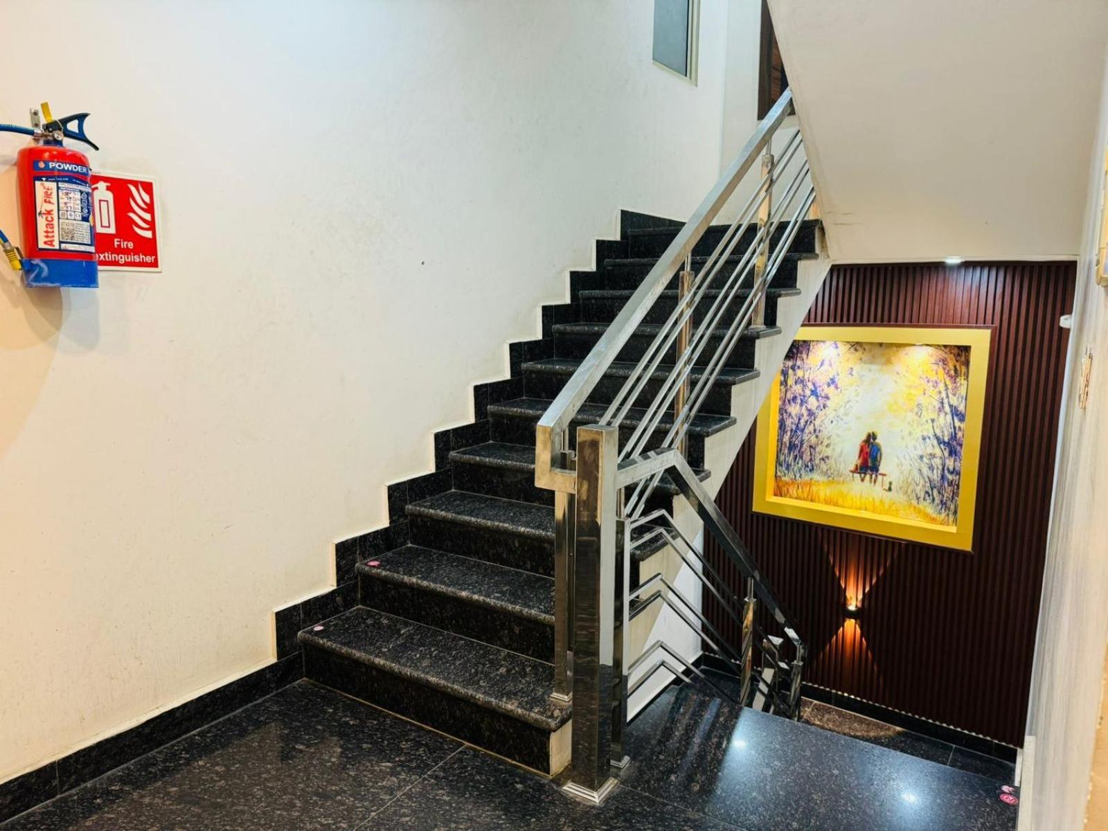 Hotel Pearl Inn Rudrapur Exterior photo